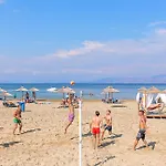 Island Beach Resort (Adults Only)